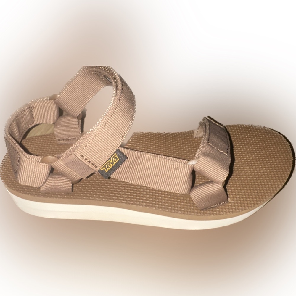 * Midform Universal Teva Sandals*